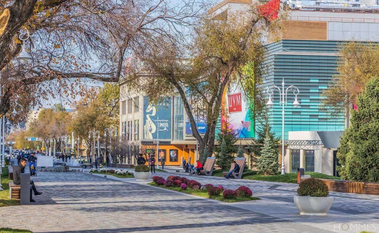 דירות אלמטי Уютная 2 Ком-Я Квартира В Центре Города, Район "Арбата" מראה חיצוני תמונה